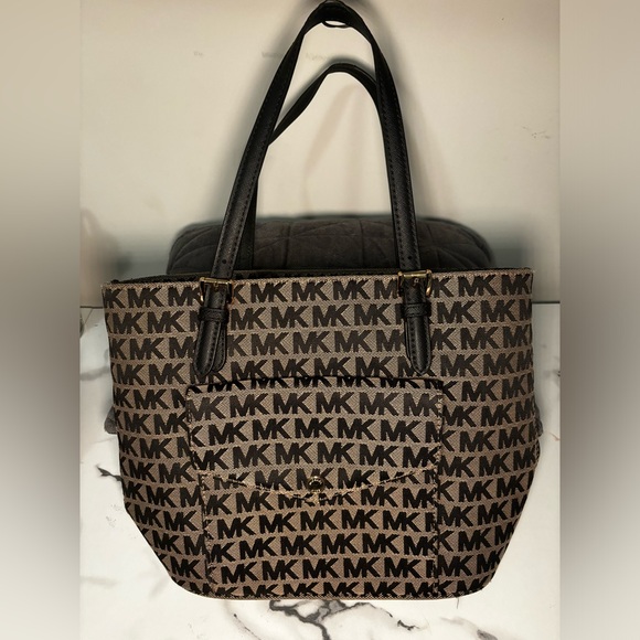 MICHAEL KORS JET SET MK Signature Black Jacquard MD PKT MF Tote Bag - Picture 2 of 7